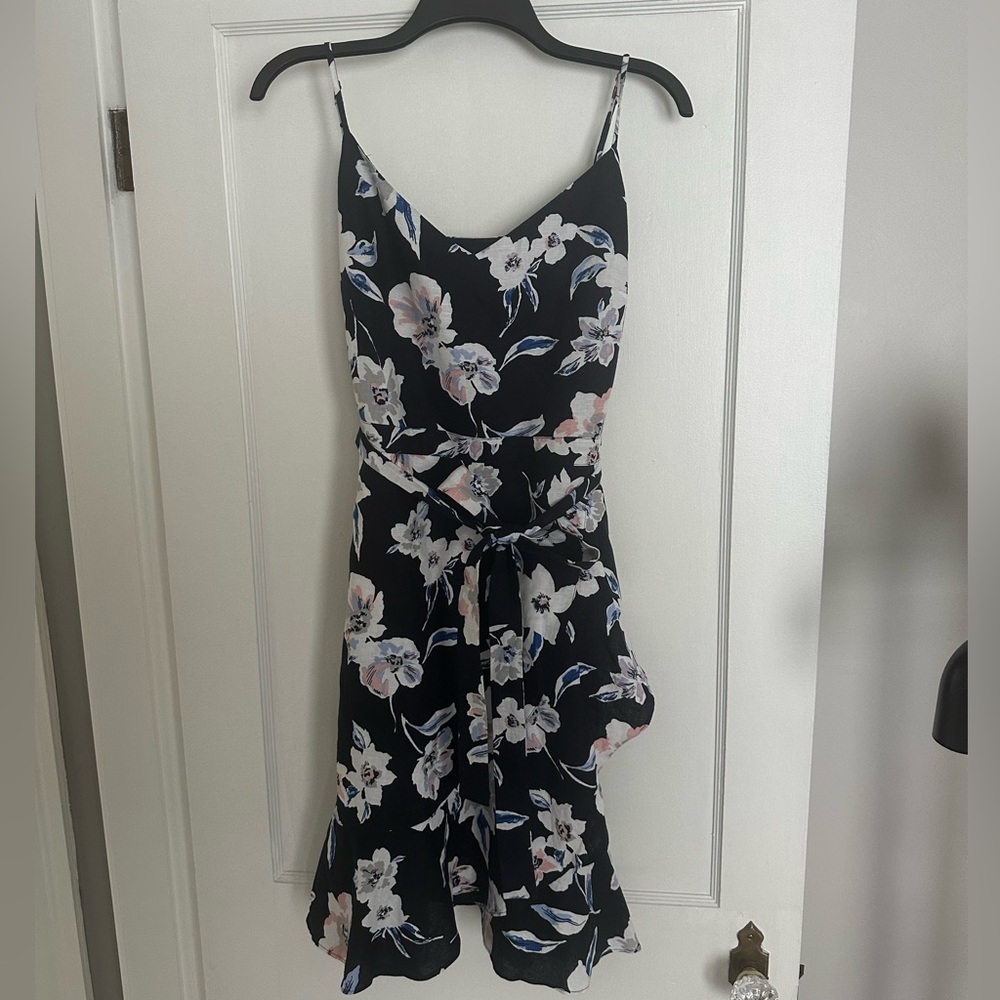 Banana Republic linen faux wrap floral dress NWOT, Size 12